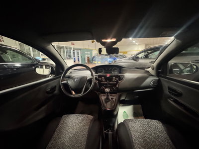 Lancia Ypsilon 1.0 FireFly 5 porte S&S Hybrid Ecochic Silver (12)