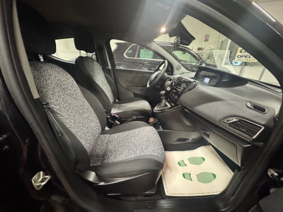 Lancia Ypsilon 1.0 FireFly 5 porte S&S Hybrid Ecochic Silver (16)