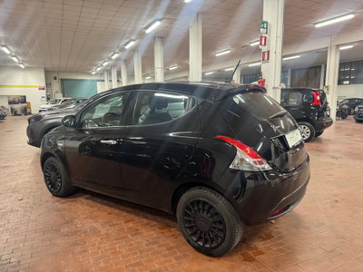 Lancia Ypsilon 1.0 FireFly 5 porte S&S Hybrid Ecochic Silver (5)