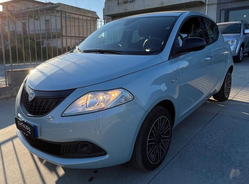 Lancia Ypsilon 1.0 FireFly 5 porte S&S Hybrid Gold Plus