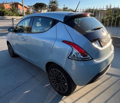 Lancia Ypsilon 1.0 FireFly 5 porte S&S Hybrid Gold Plus (2)