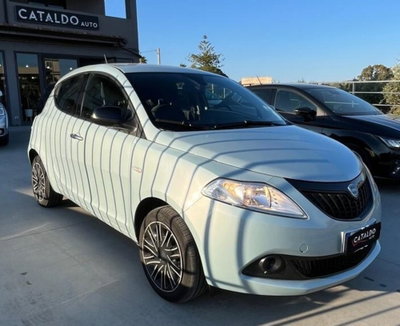 Lancia Ypsilon 1.0 FireFly 5 porte S&S Hybrid Gold Plus (4)