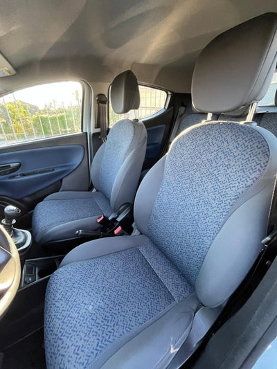 Lancia Ypsilon 1.0 FireFly 5 porte S&S Hybrid Gold Plus (8)