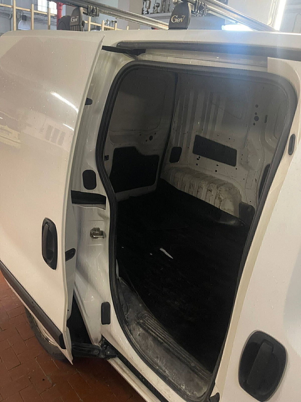Citroen Nemo 1.3 HDi 75CV FAP CMP-5 Furgone (6)