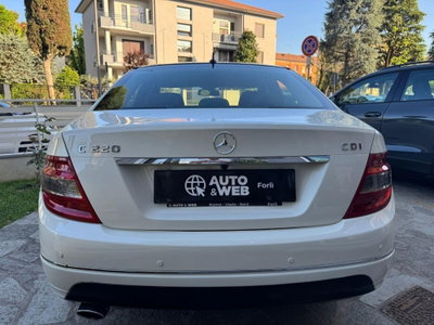 Mercedes-Benz Classe C 220 CDI BlueEFFICIENCY Avantgarde AMG (11)