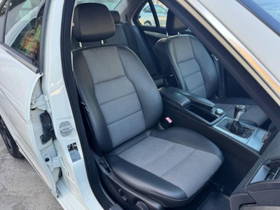 Mercedes-Benz Classe C 220 CDI BlueEFFICIENCY Avantgarde AMG (19)