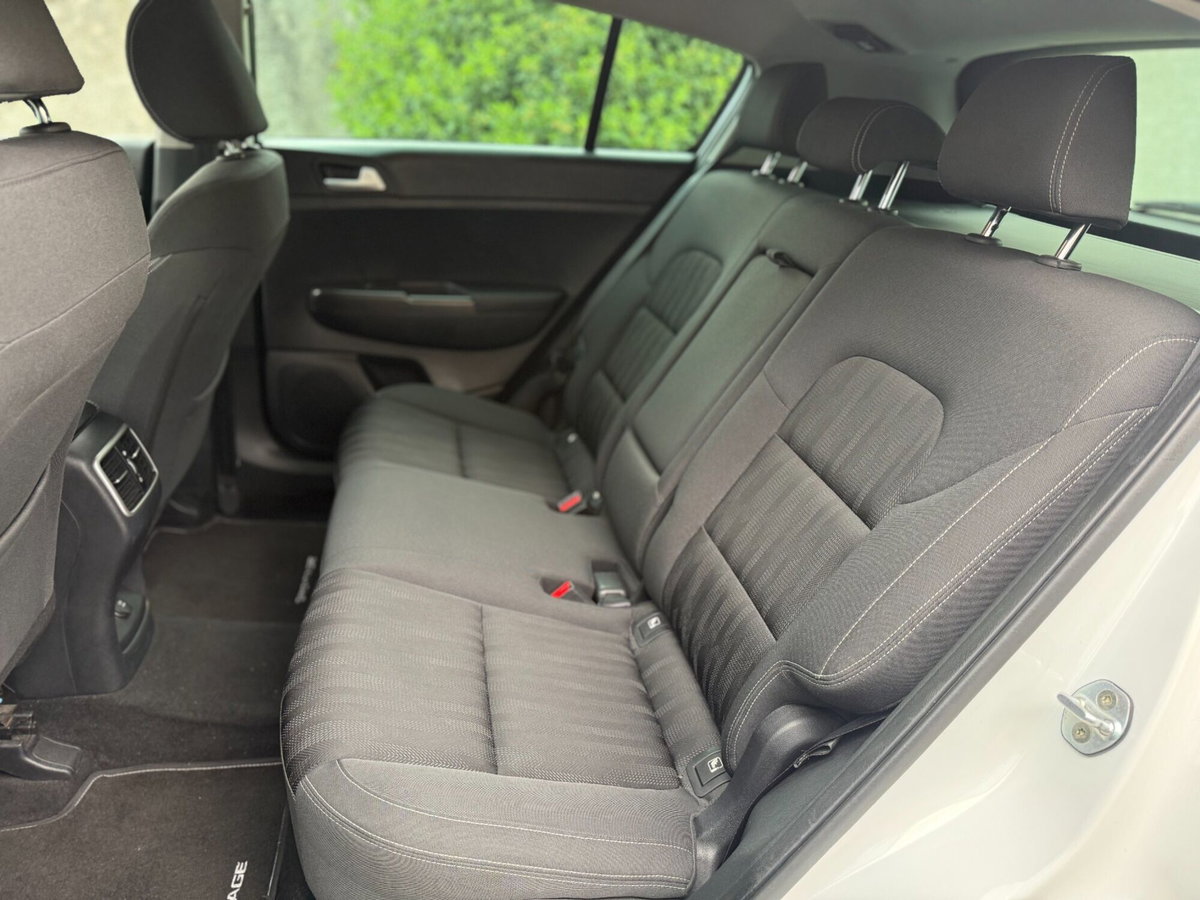 Kia Sportage 1.7 CRDI 2WD Cool (10)