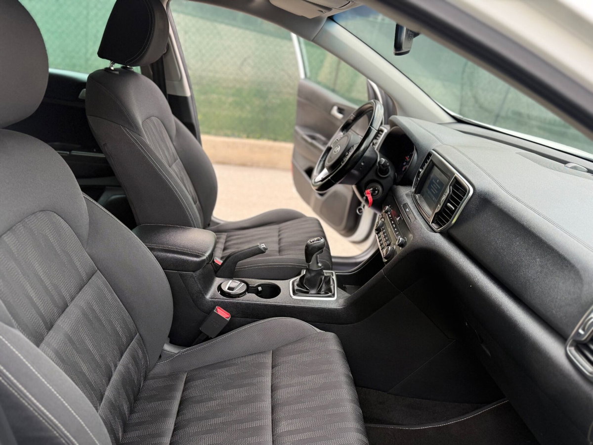 Kia Sportage 1.7 CRDI 2WD Cool (14)