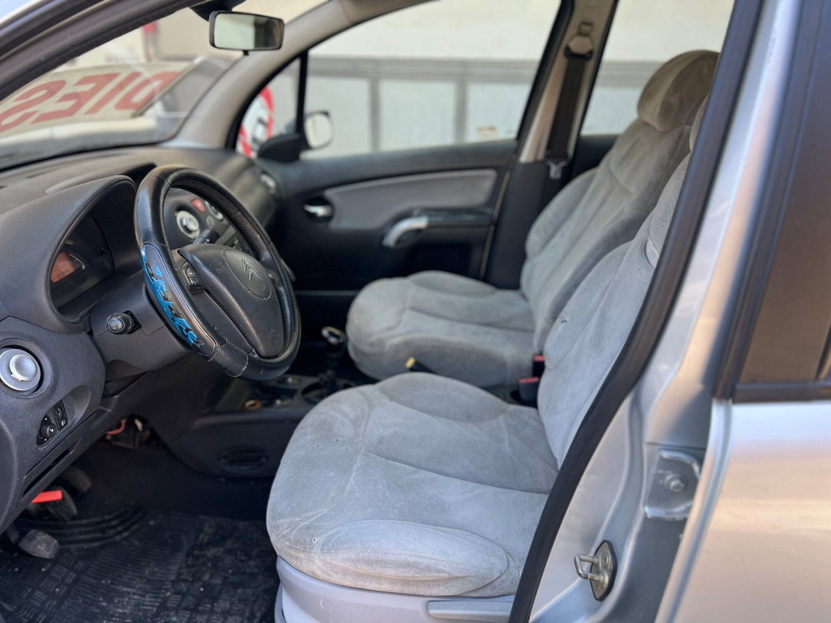 Citroen C3 1.4 HDi Exclusive (8)