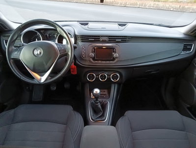 Alfa Romeo Giulietta 1.6 JTDm Ti 120cv (11)