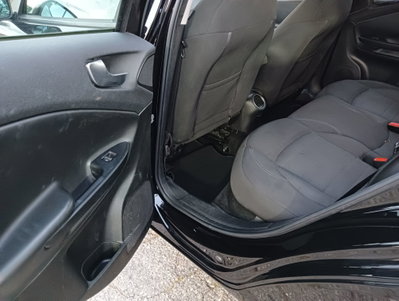 Alfa Romeo Giulietta 1.6 JTDm Ti 120cv (12)