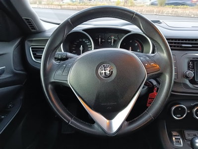 Alfa Romeo Giulietta 1.6 JTDm Ti 120cv (9)