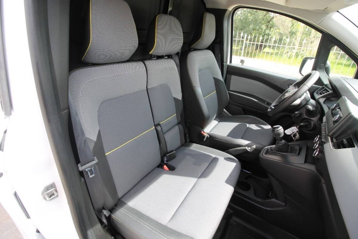 Renault Kangoo 1.5 Blue dCi 95CV Van Edition One Open Sesame (14)