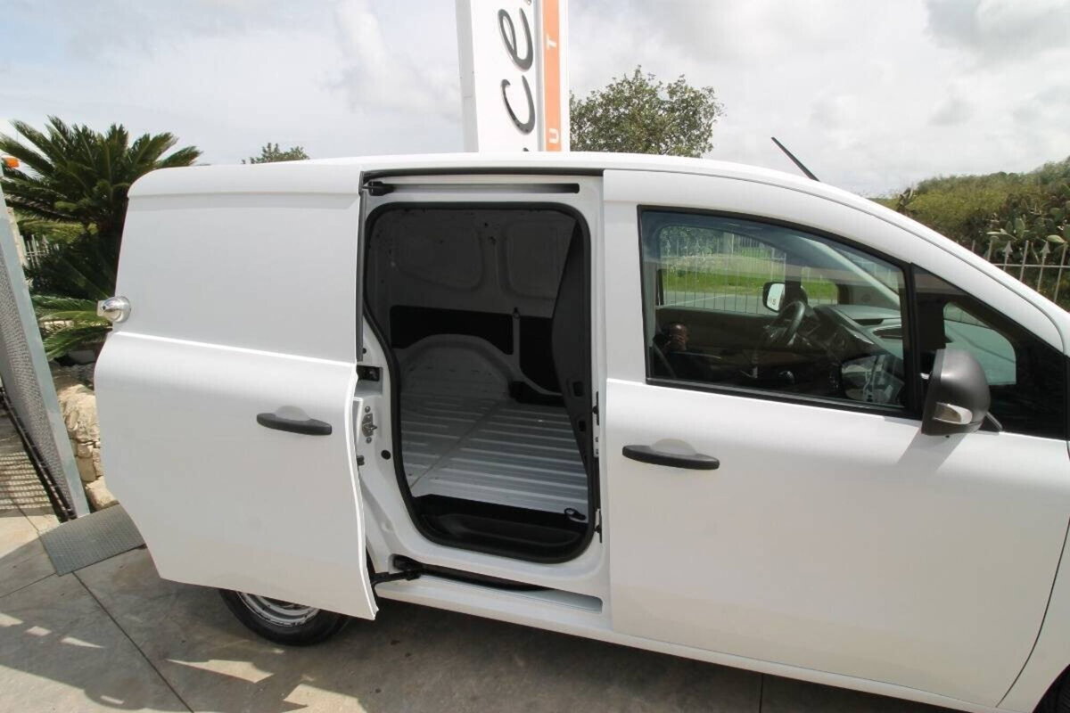 Renault Kangoo 1.5 Blue dCi 95CV Van Edition One Open Sesame (16)