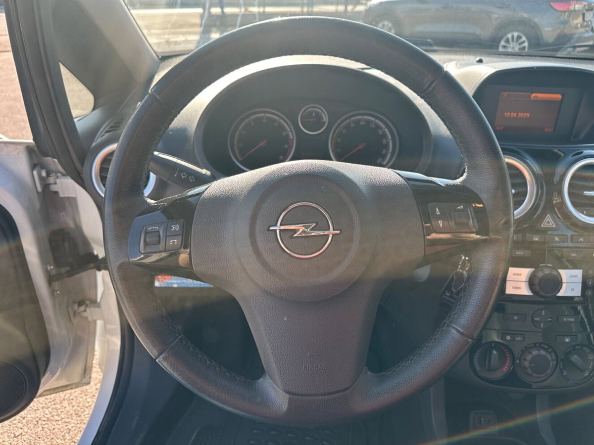 Opel Corsa 1.2 85CV 3 porte GPL-TECH Ecotec (14)