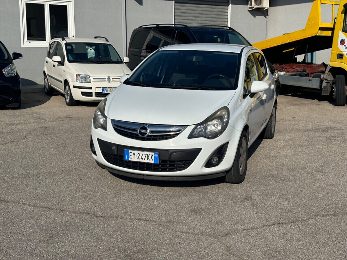 Opel Corsa 1.2 85CV 3 porte GPL-TECH Ecotec (2)