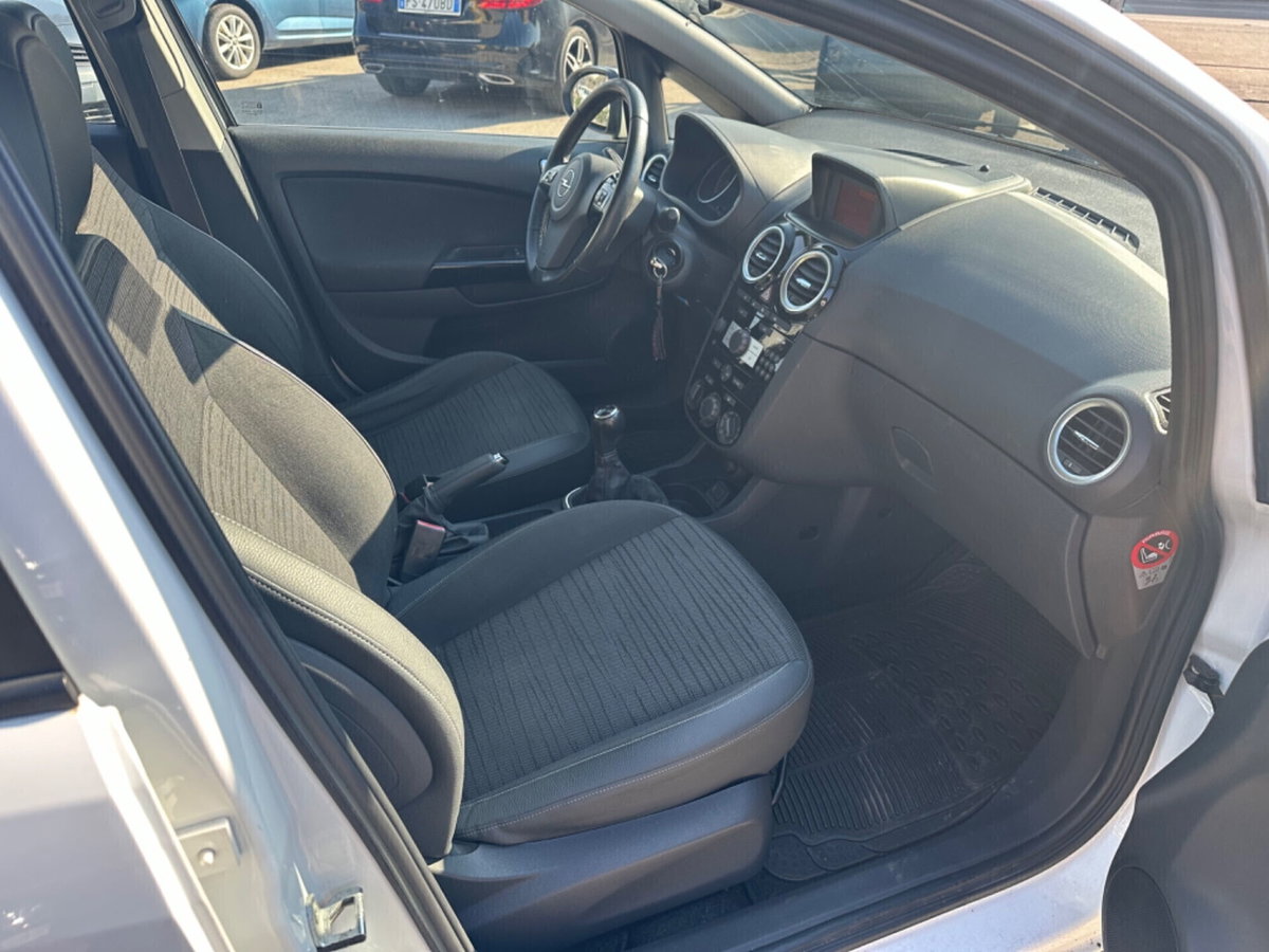 Opel Corsa 1.2 85CV 3 porte GPL-TECH Ecotec (9)