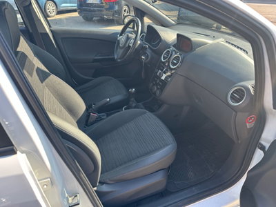 Opel Corsa 1.2 85CV 3 porte GPL-TECH Ecotec (9)