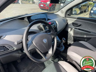 Lancia Ypsilon 1.2 69 CV 5 porte Silver (9)