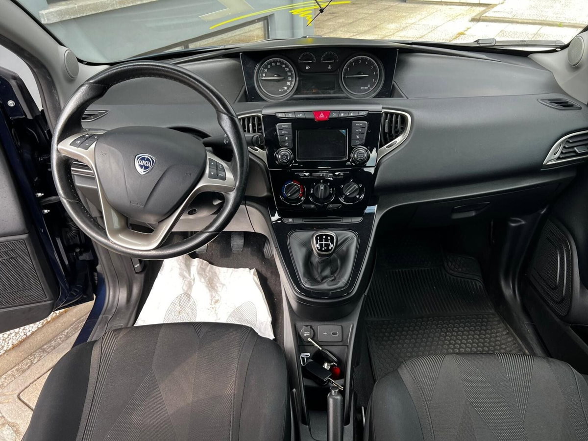 Lancia Ypsilon 1.2 69 CV 5 porte GPL Ecochic Gold (11)