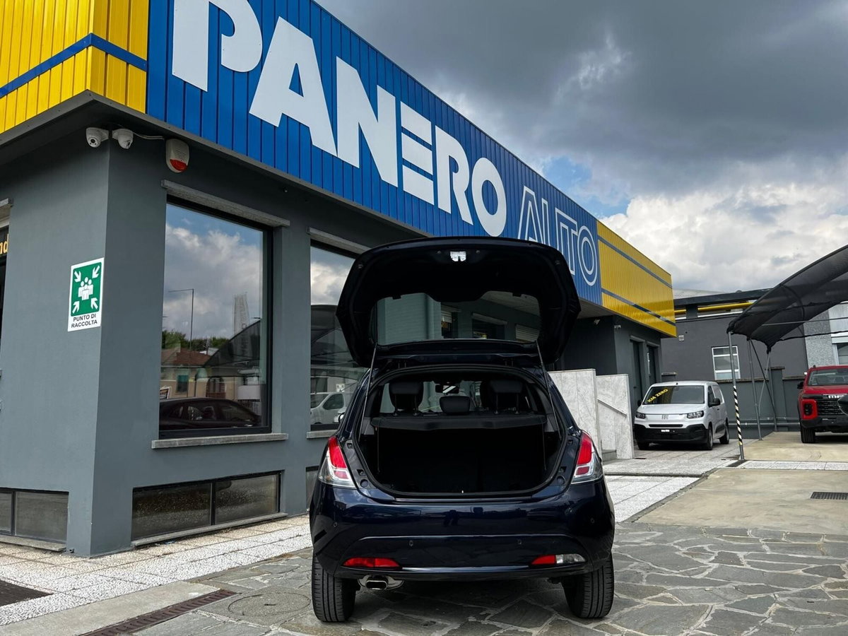 Lancia Ypsilon 1.2 69 CV 5 porte GPL Ecochic Gold (13)