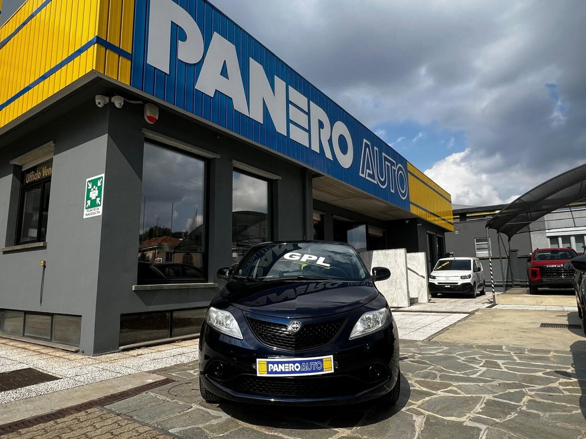 Lancia Ypsilon 1.2 69 CV 5 porte GPL Ecochic Gold (8)