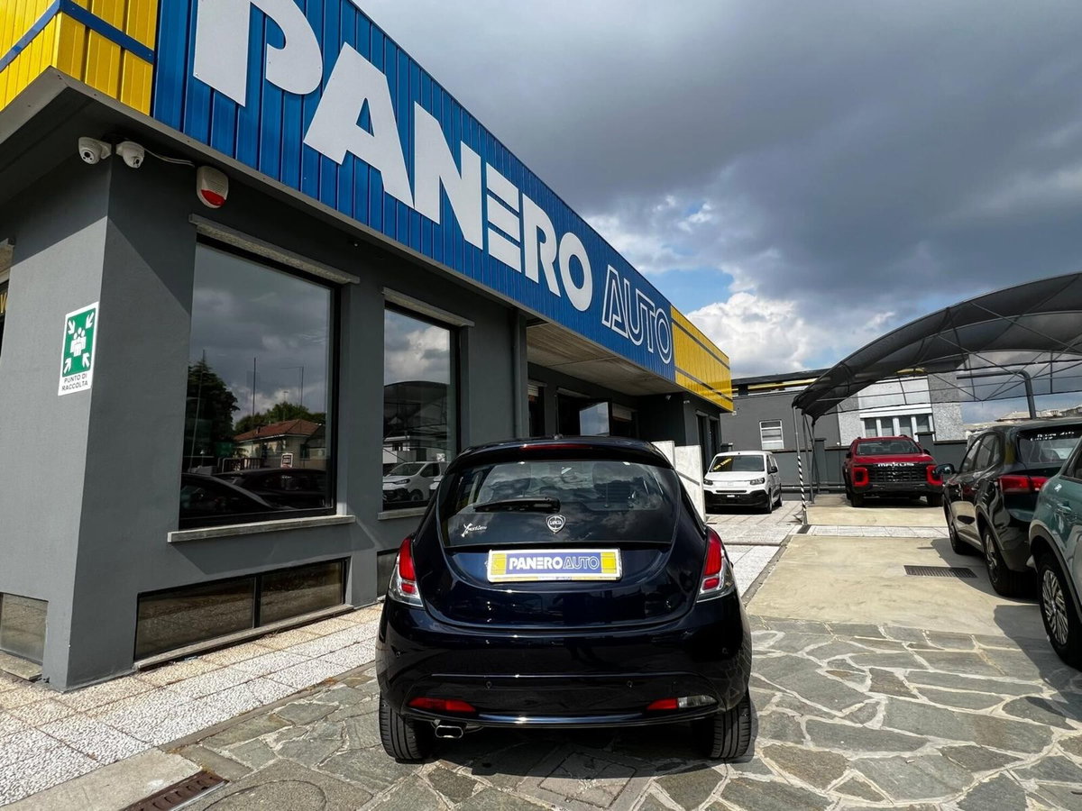 Lancia Ypsilon 1.2 69 CV 5 porte GPL Ecochic Gold (9)