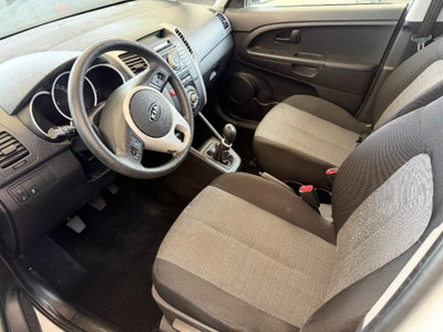 Kia Venga 1.4 CVVT Easy (3)