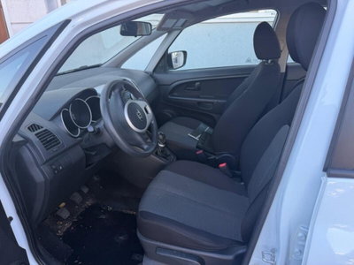 Kia Venga 1.4 CVVT Easy (4)