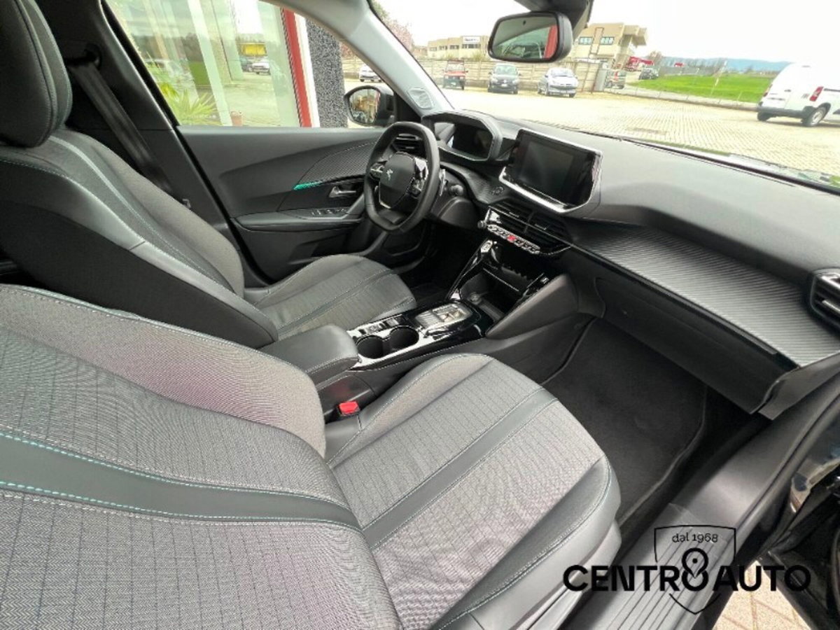 Peugeot 2008 PureTech 130 S&S EAT8 Allure Pack (13)