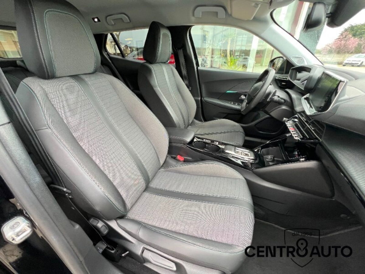 Peugeot 2008 PureTech 130 S&S EAT8 Allure Pack (14)