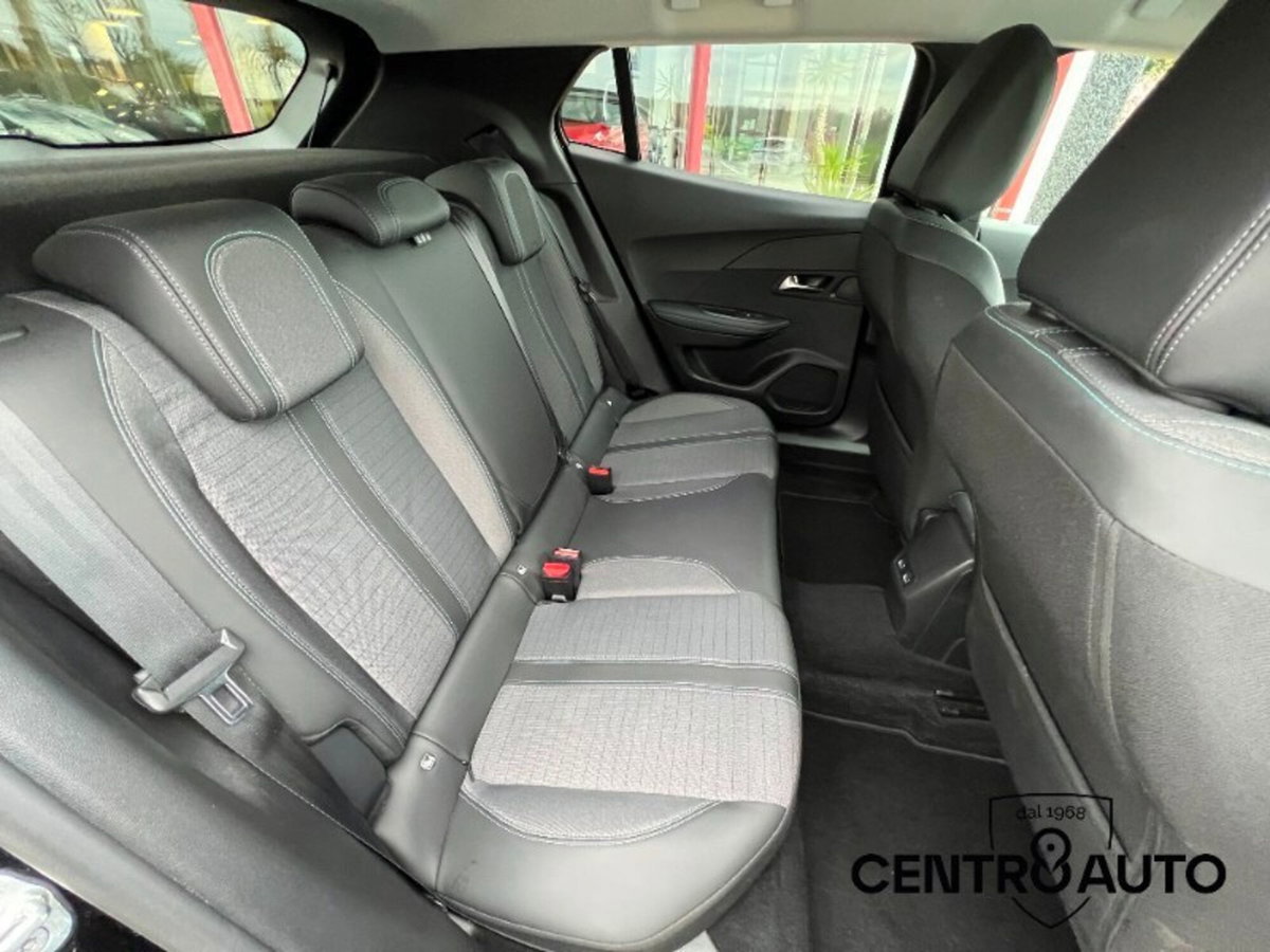 Peugeot 2008 PureTech 130 S&S EAT8 Allure Pack (16)