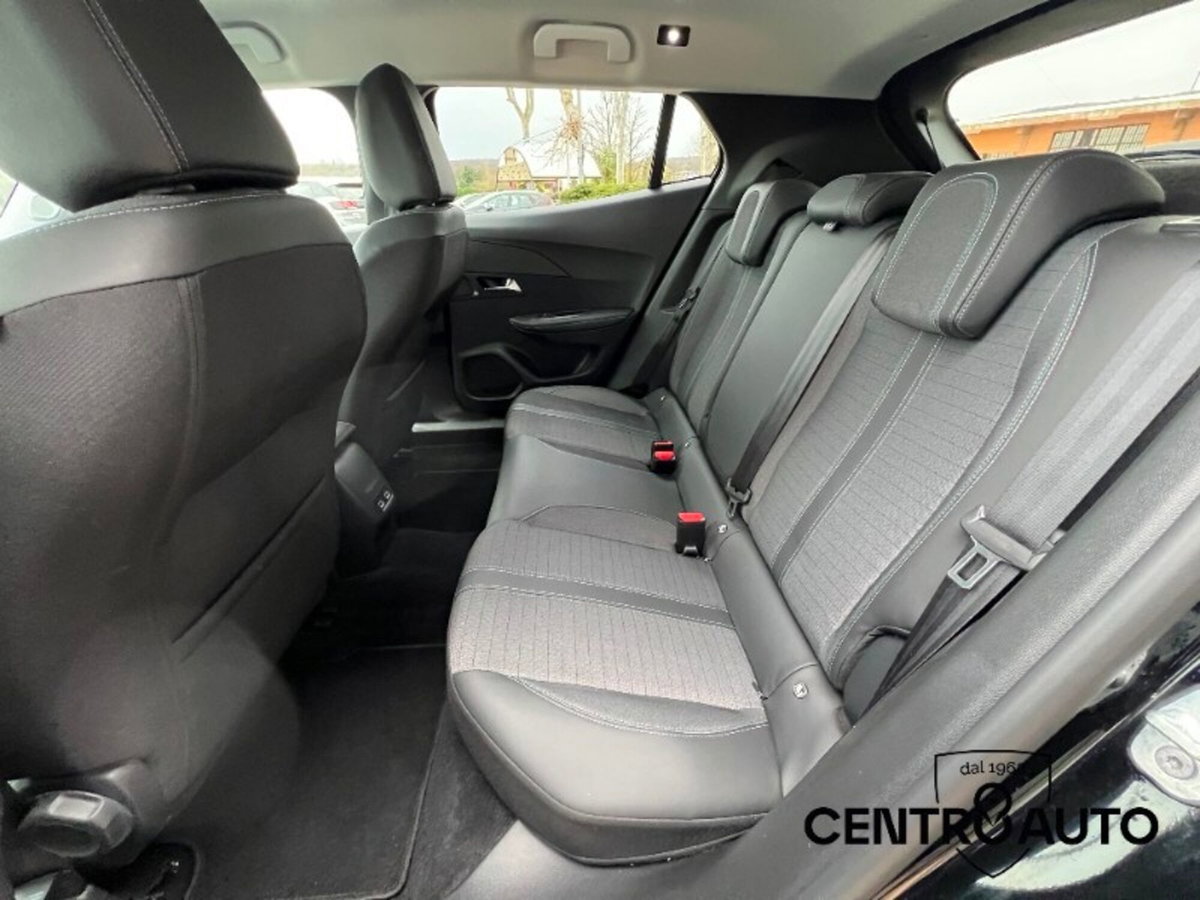 Peugeot 2008 PureTech 130 S&S EAT8 Allure Pack (18)