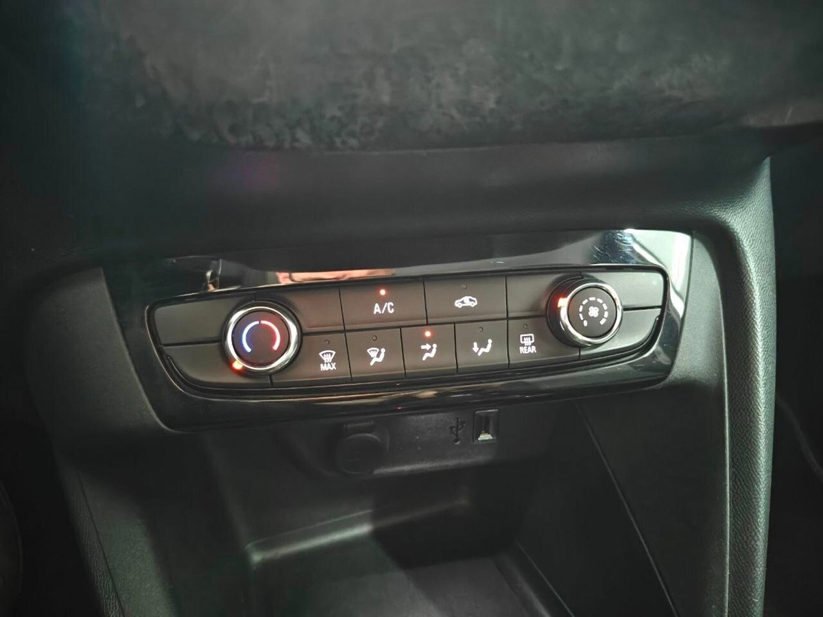 Opel Corsa 1.2 Edition (16)