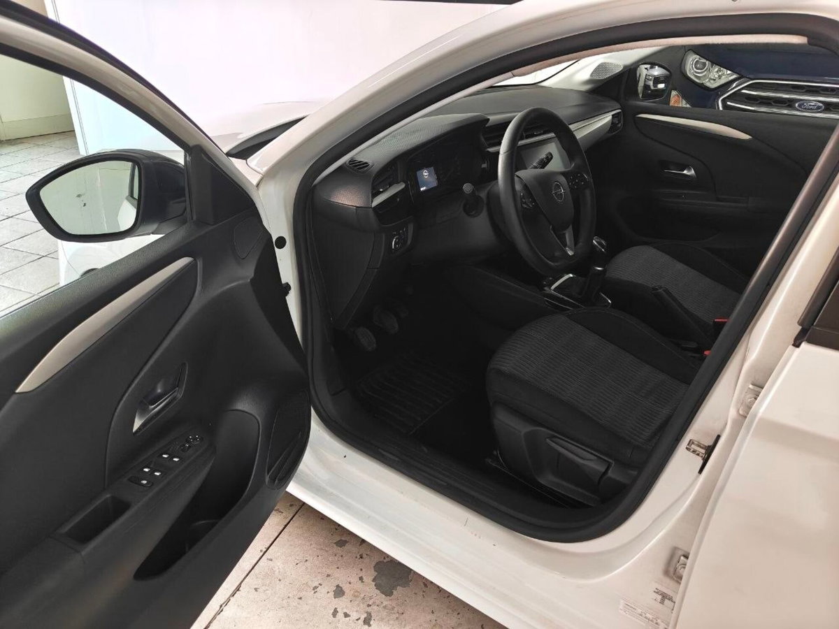 Opel Corsa 1.2 Edition (7)