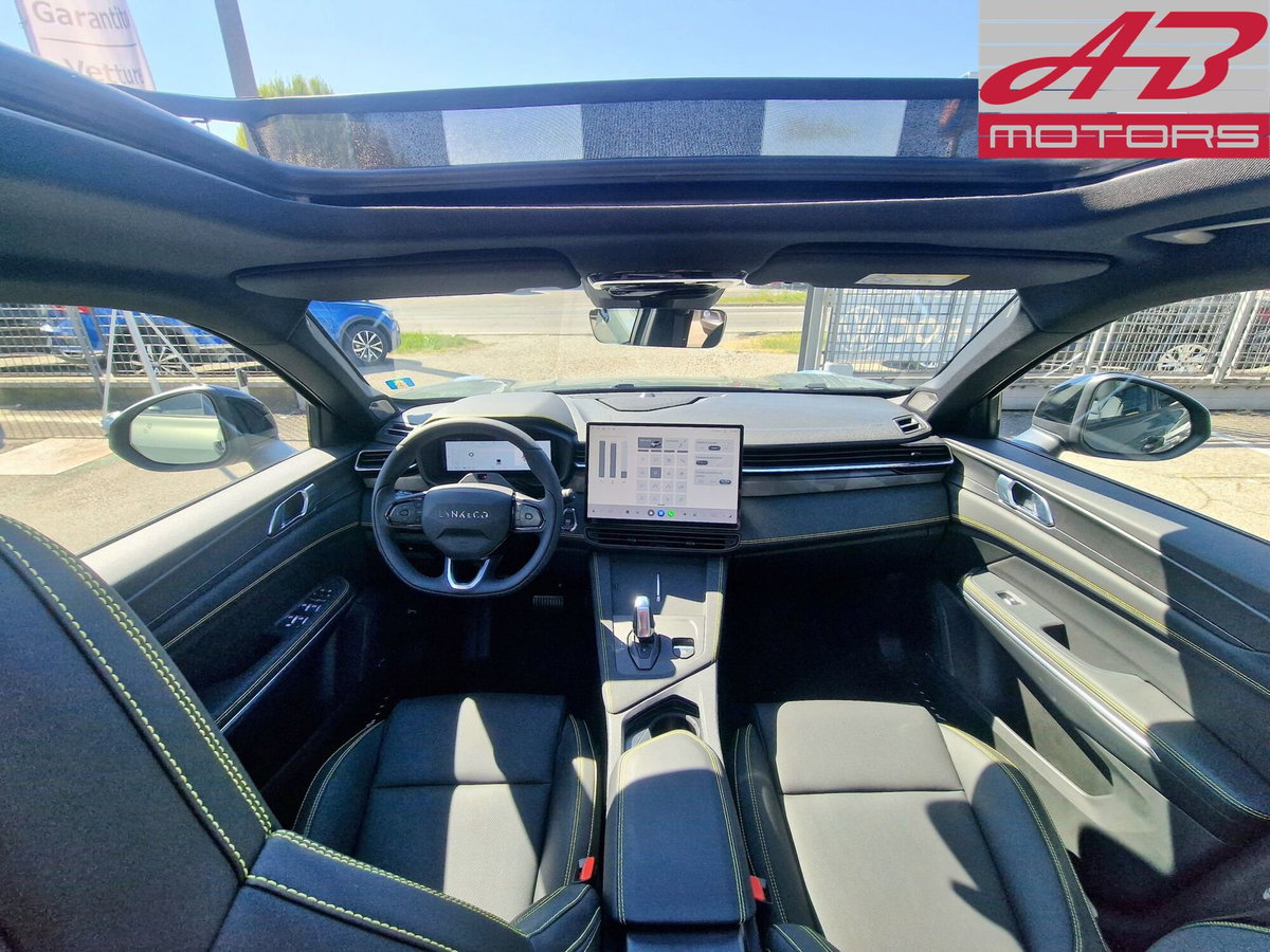 Lynk & Co 01 01 1.5 td phev More auto (11)