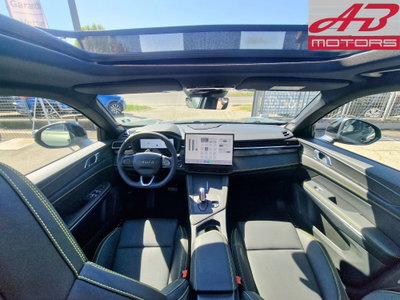 Lynk & Co 01 01 1.5 td phev More auto (11)