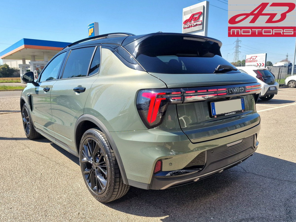 Lynk & Co 01 01 1.5 td phev More auto (7)