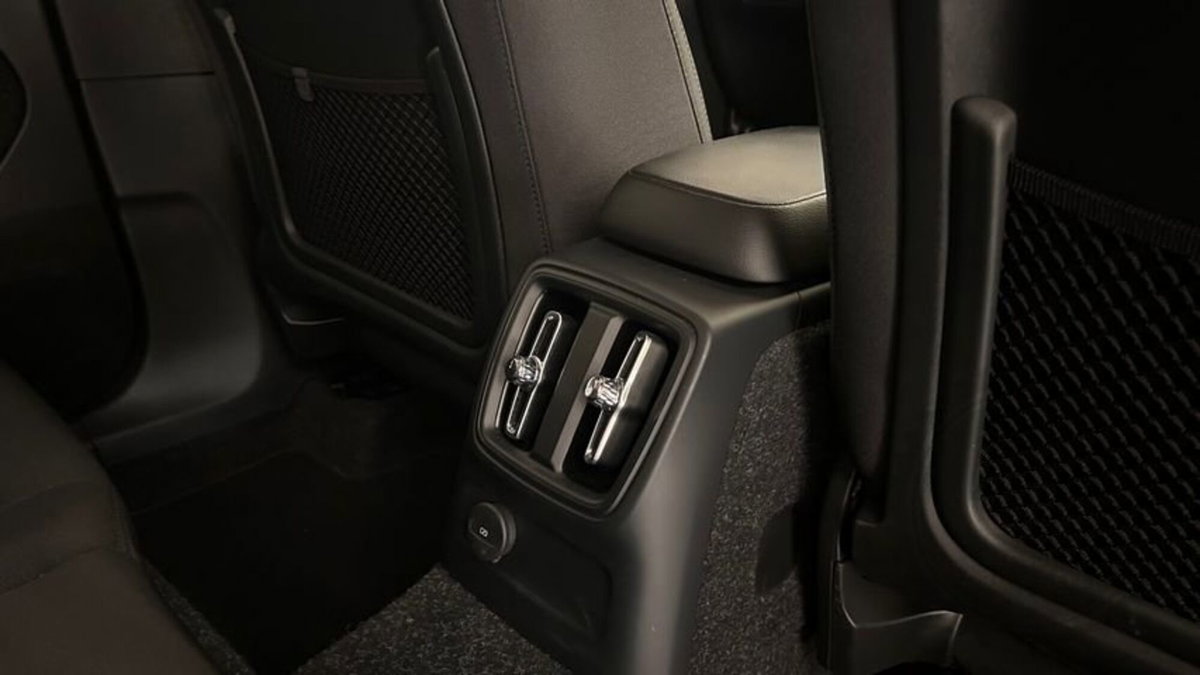 Volvo XC40 T5 Recharge Plug-in Hybrid Inscription Expression (19)