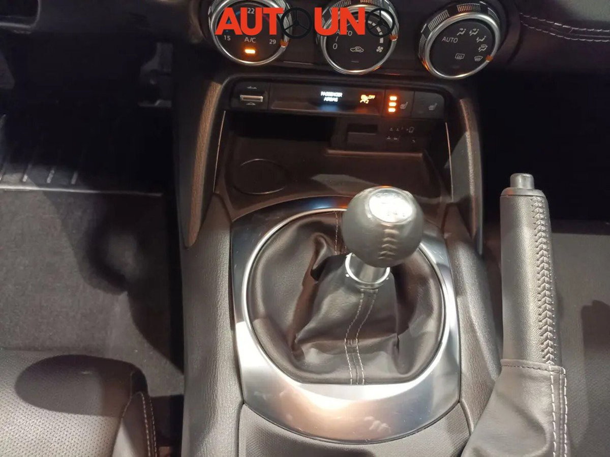 Mazda MX-5 1.5L Skyactiv-G RF Exceed (12)