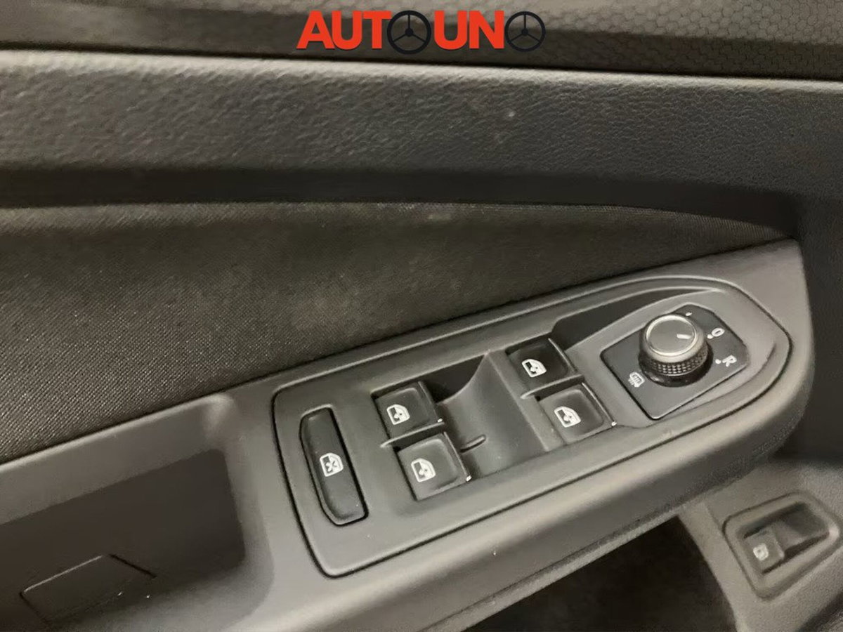 Volkswagen Golf 1.4 GTE DSG Plug-In Hybrid (11)