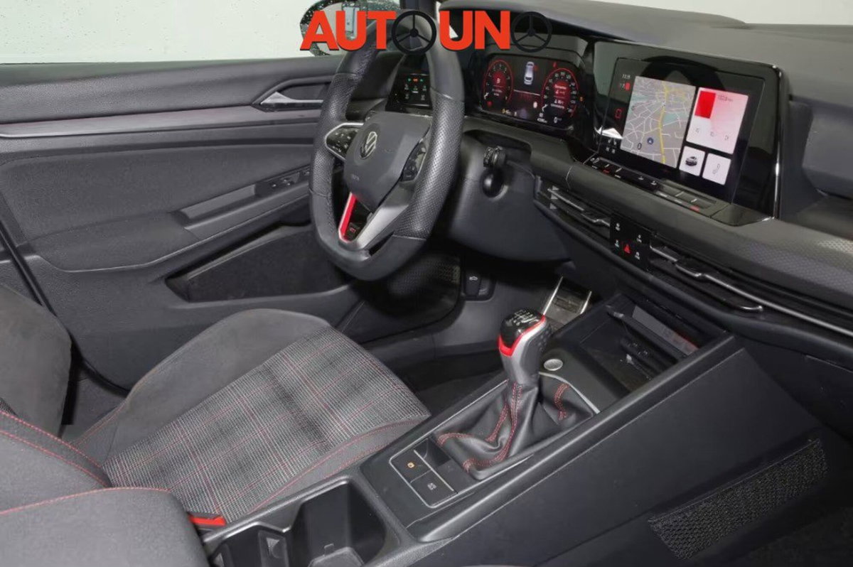 Volkswagen Golf 2.0 TSI GTI (10)