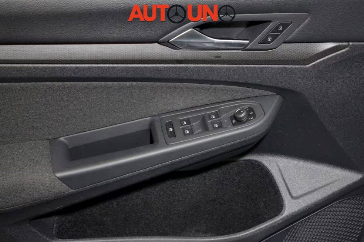 Volkswagen Golf 2.0 TSI GTI (14)