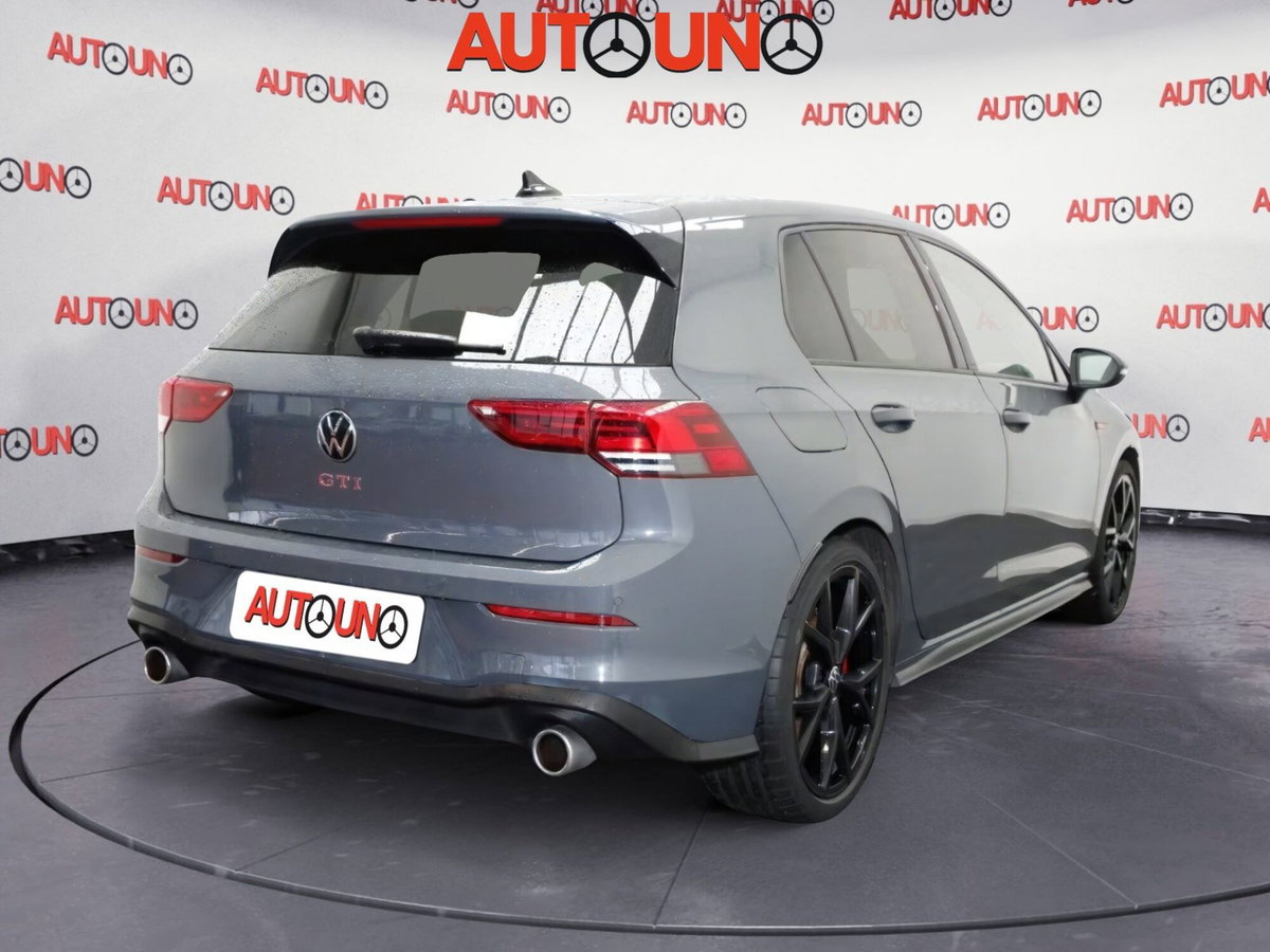 Volkswagen Golf 2.0 TSI GTI (4)