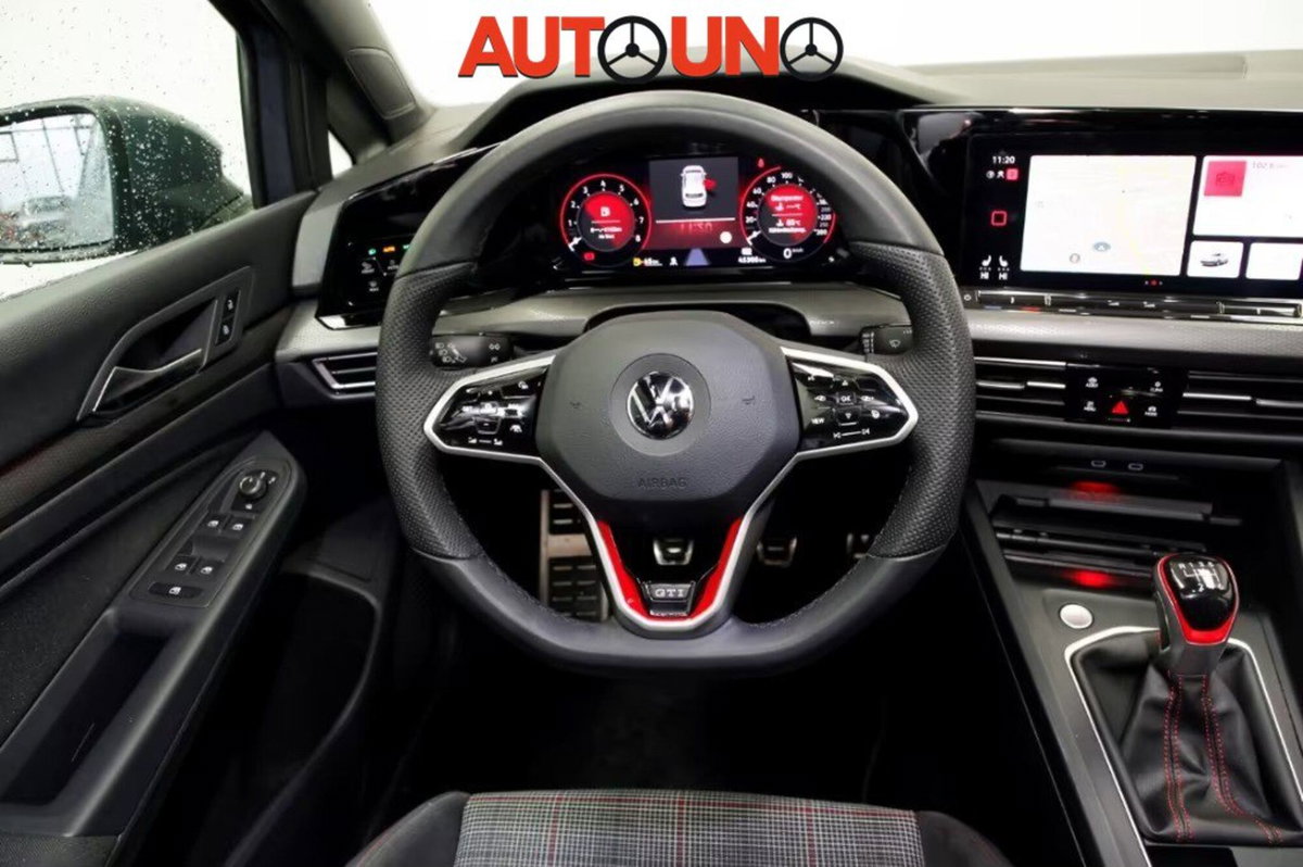 Volkswagen Golf 2.0 TSI GTI (7)