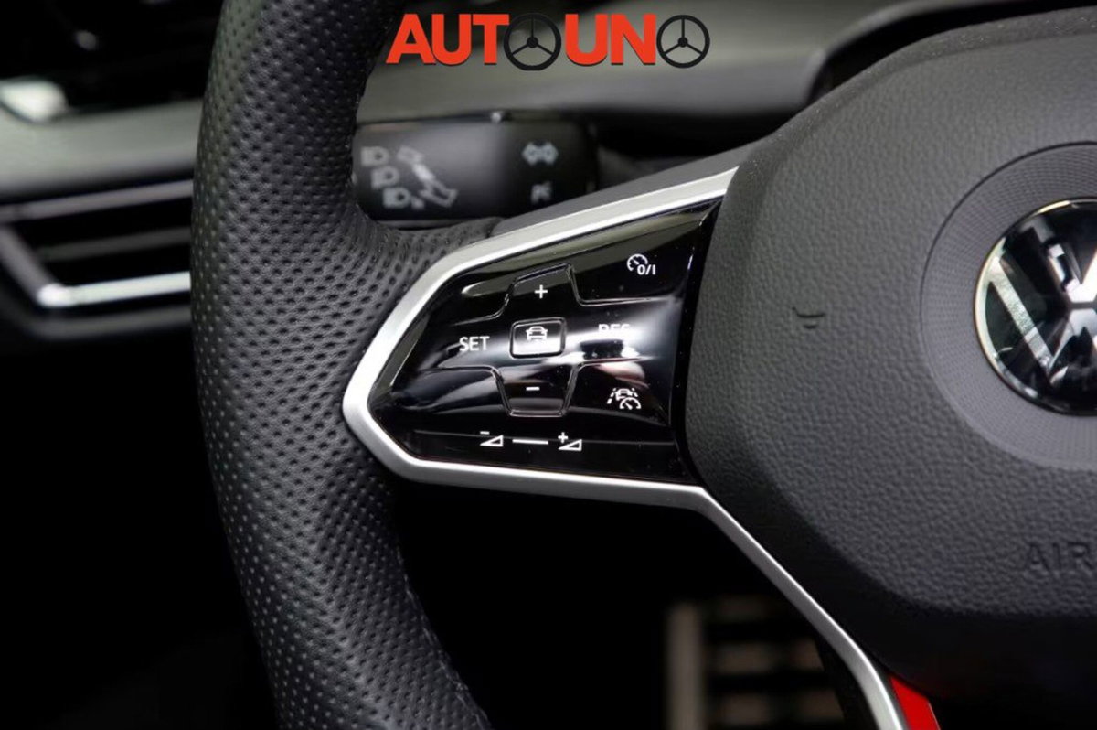 Volkswagen Golf 2.0 TSI GTI (8)