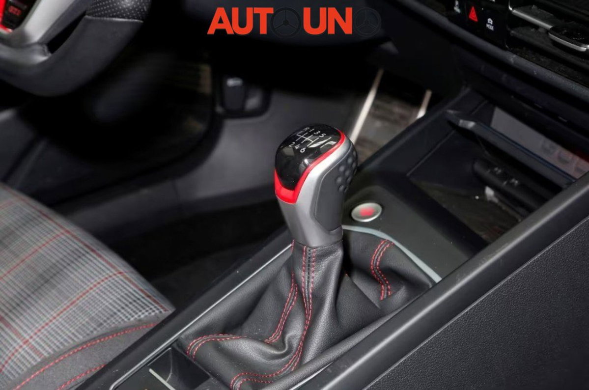 Volkswagen Golf 2.0 TSI GTI (9)