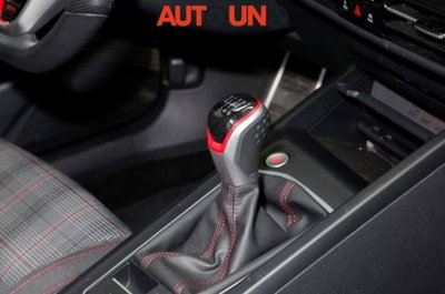 Volkswagen Golf 2.0 TSI GTI (9)