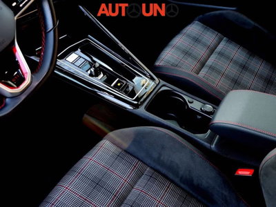Volkswagen Golf 2.0 TSI GTI DSG (13)