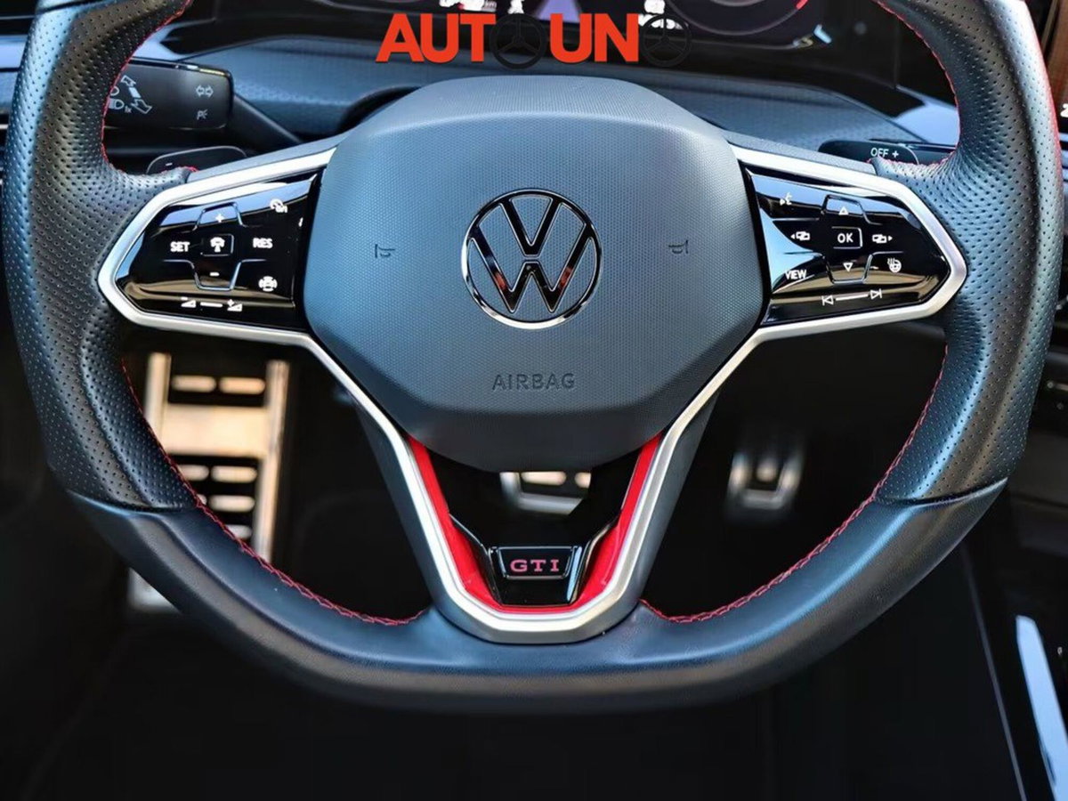 Volkswagen Golf 2.0 TSI GTI DSG (8)